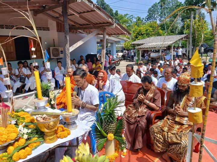 Sak Yant blessing during the Wai Khru rite